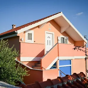 Olive Apartment