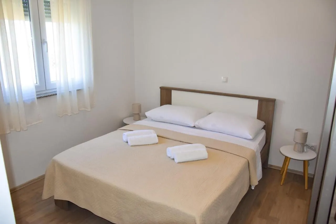 Apartments Mirela Zaton